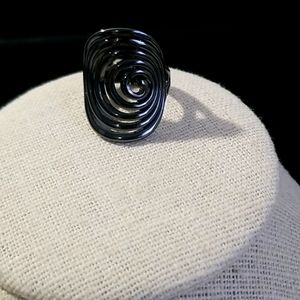 Groovy ring from premier DESIGNS size 7